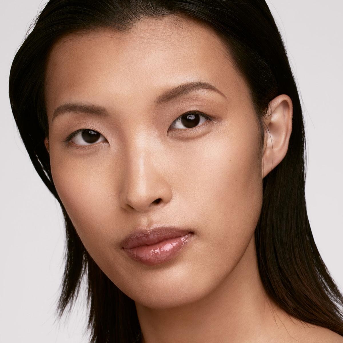 SOFT'LIT NATURALLY LUMINOUS LONGWEAR FOUNDATION (BASE DE MAQUILLAJE PARA ROSTRO)